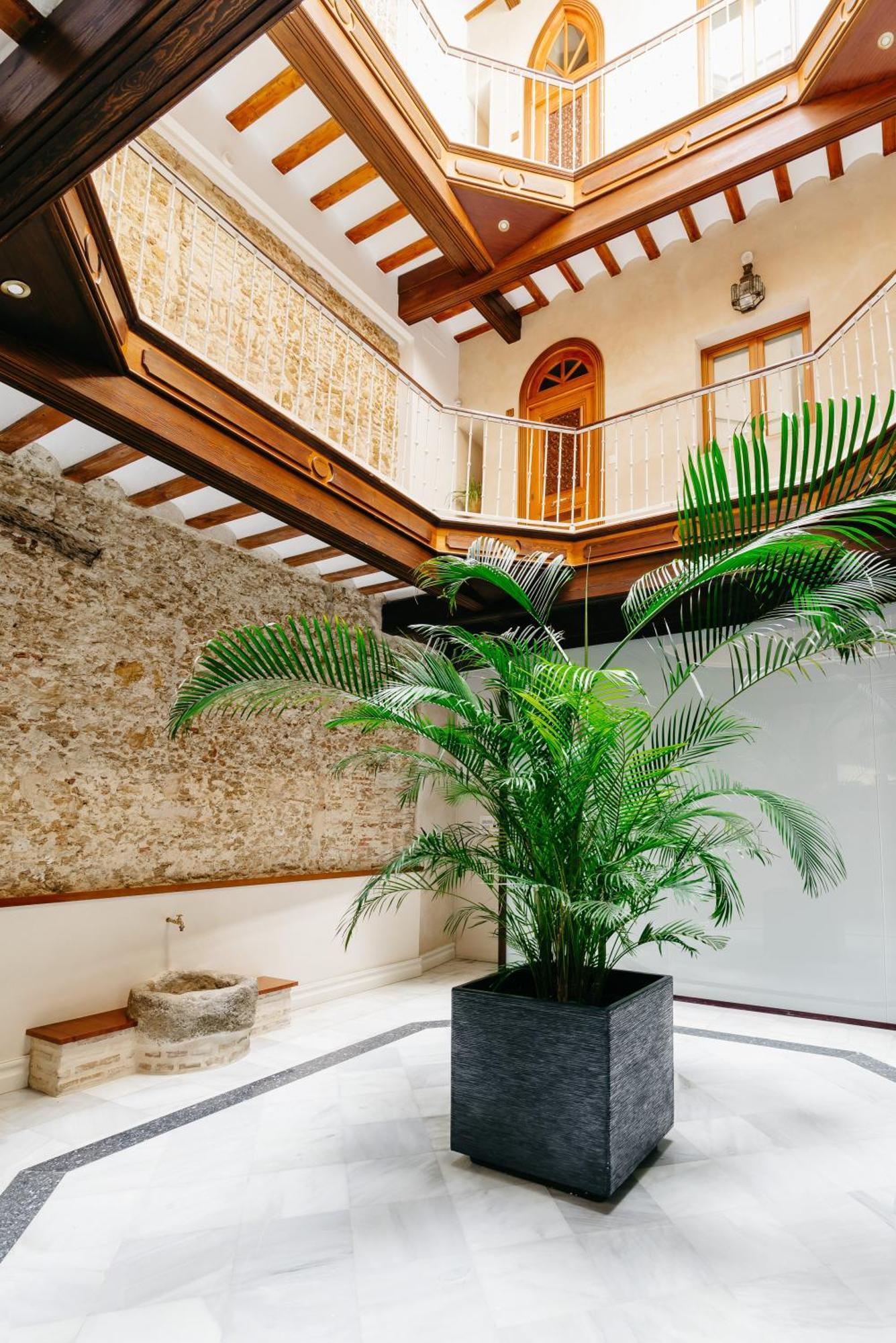 Inncadizpalacio Apolo 外观 照片